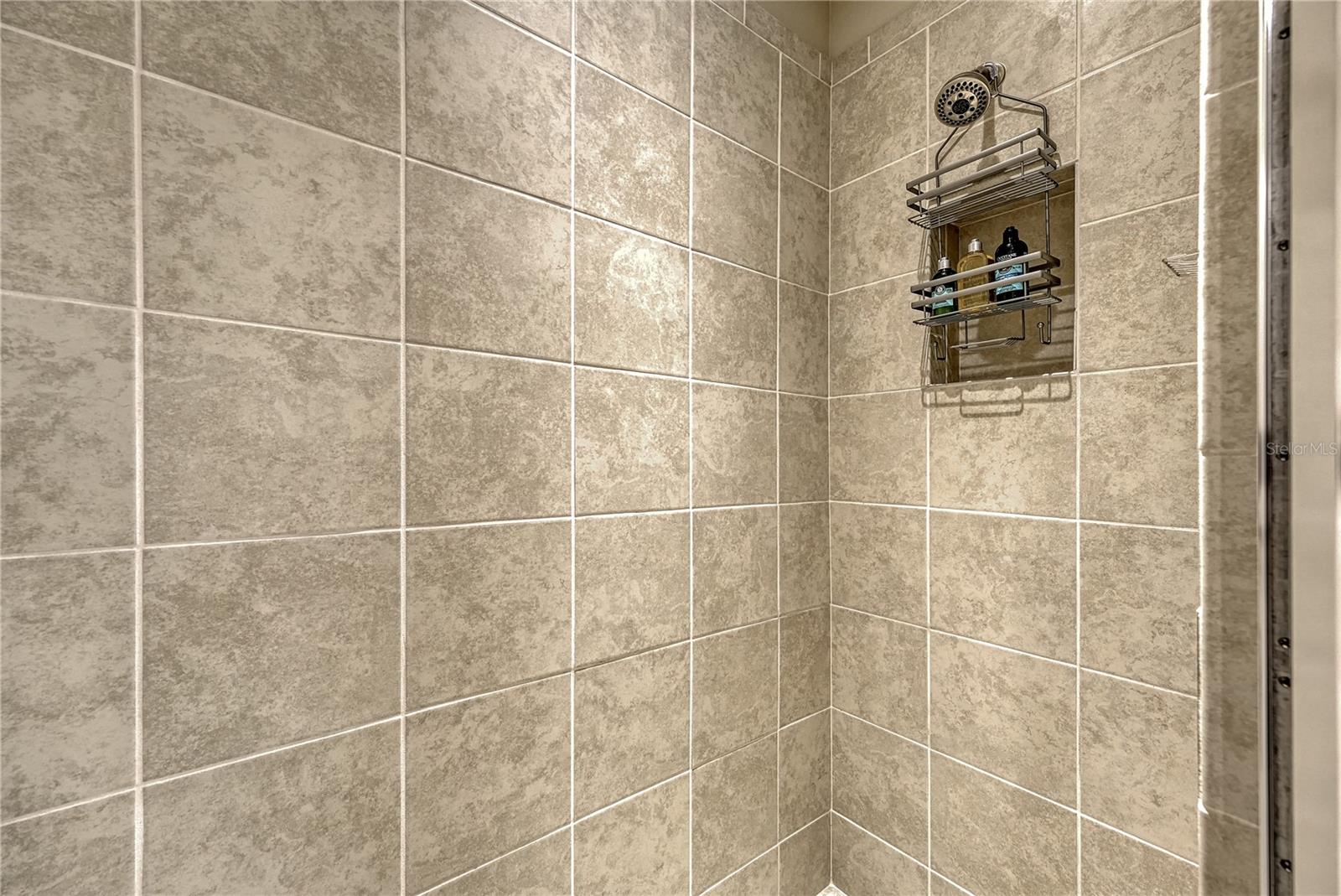 GARDEN HOMES/ESPLANDE PALMER R - Residential Lease