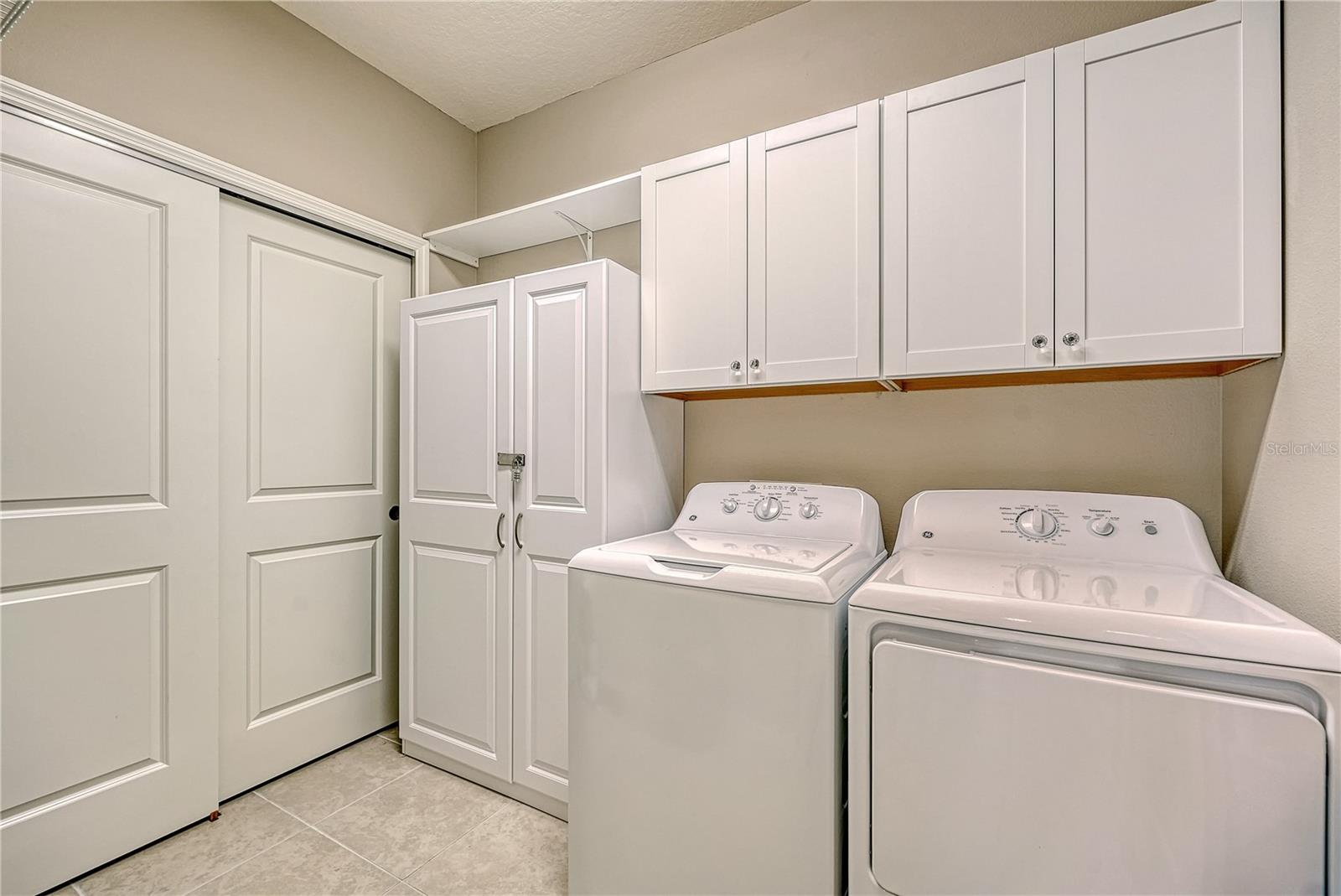 GARDEN HOMES/ESPLANDE PALMER R - Residential Lease