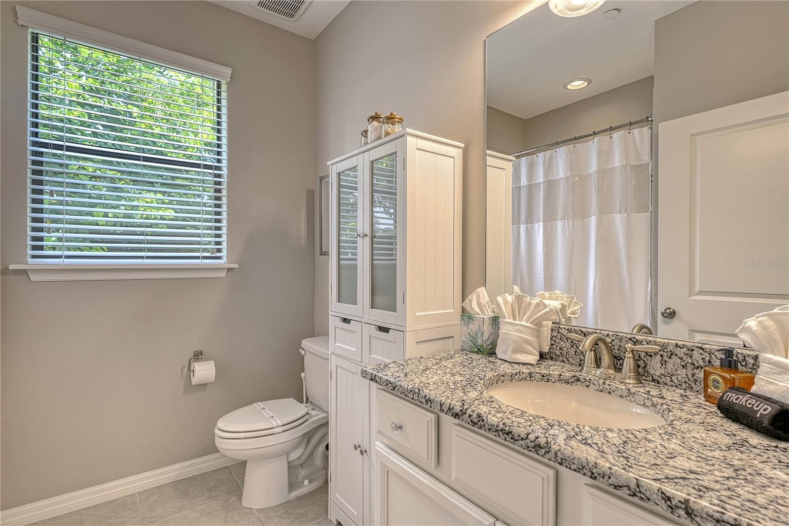 GARDEN HOMES/ESPLANDE PALMER R - Residential Lease