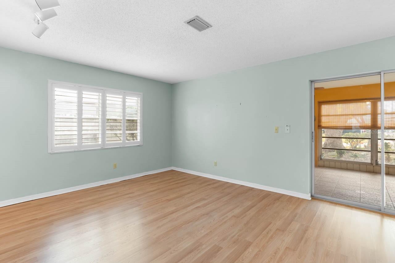 1102 HAREFIELD CIRCLE