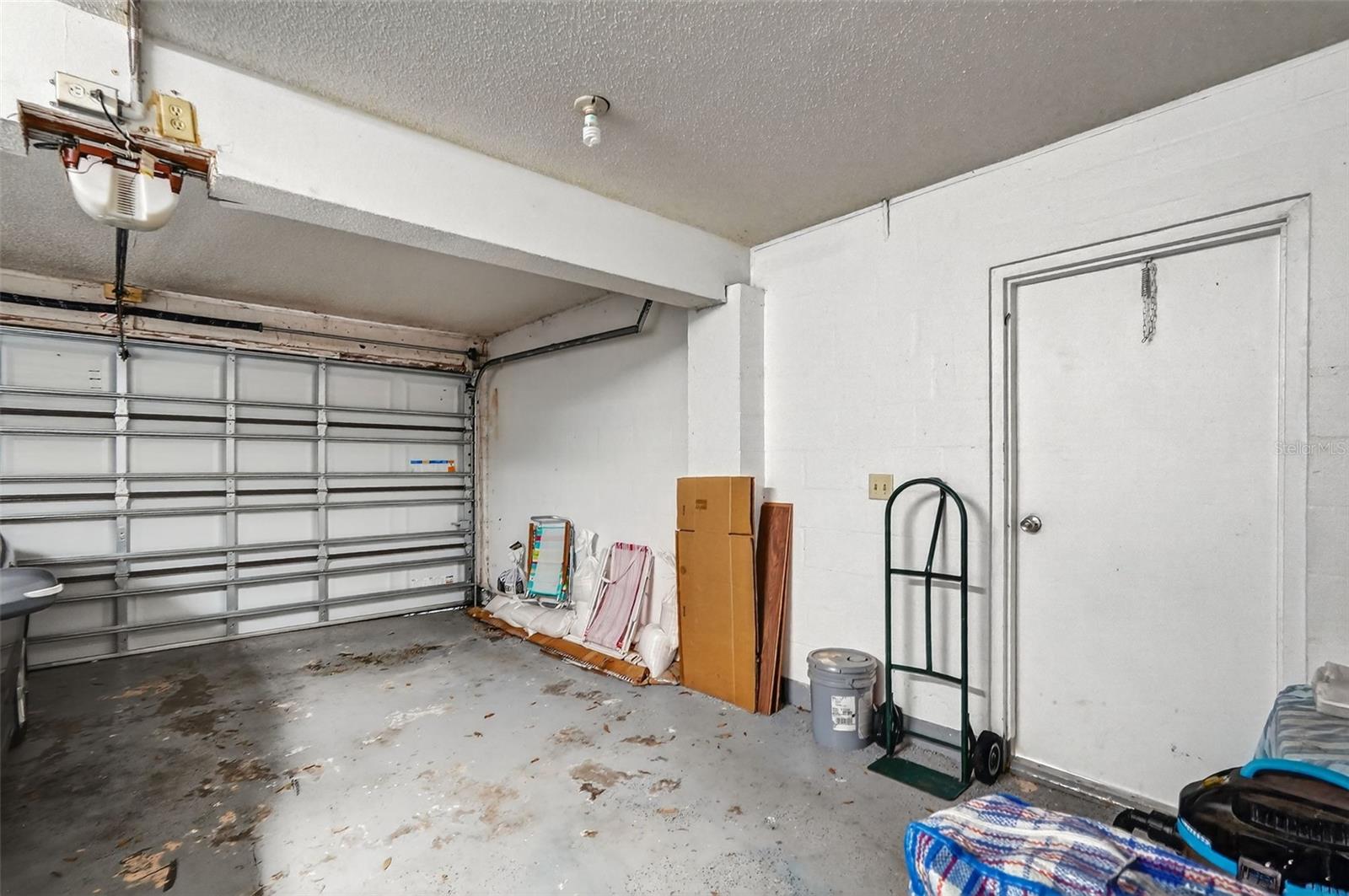 EASTWOOD SHORES 6 - Residential Lease