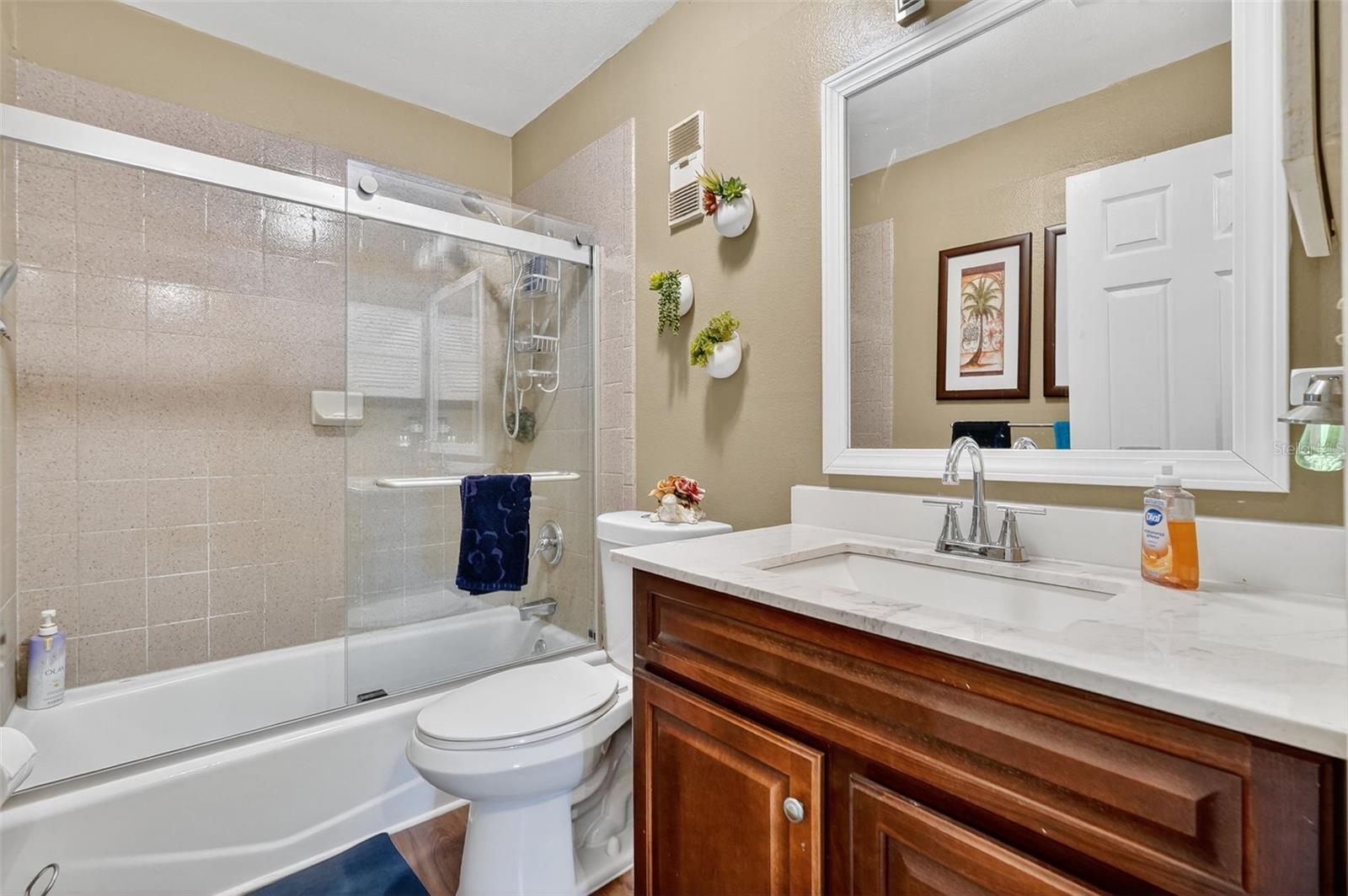 EASTWOOD SHORES 6 - Residential Lease