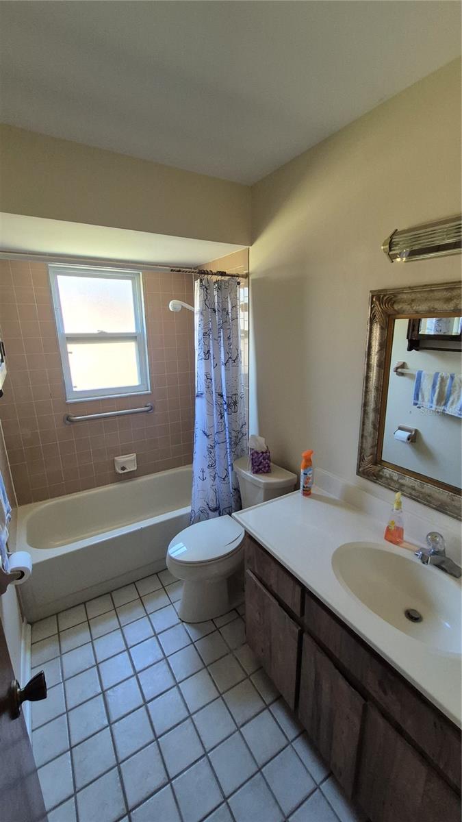 LAKE PADGETT ESTATES - Residential