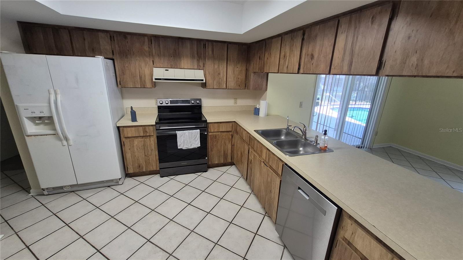 LAKE PADGETT ESTATES - Residential