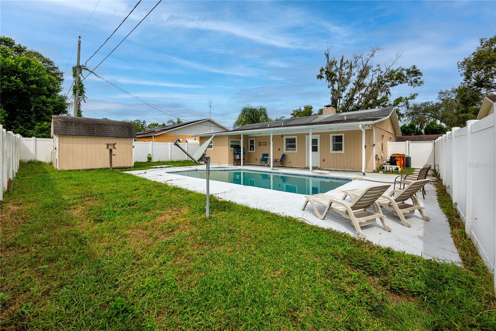 4624 WISTERIA DRIVE
