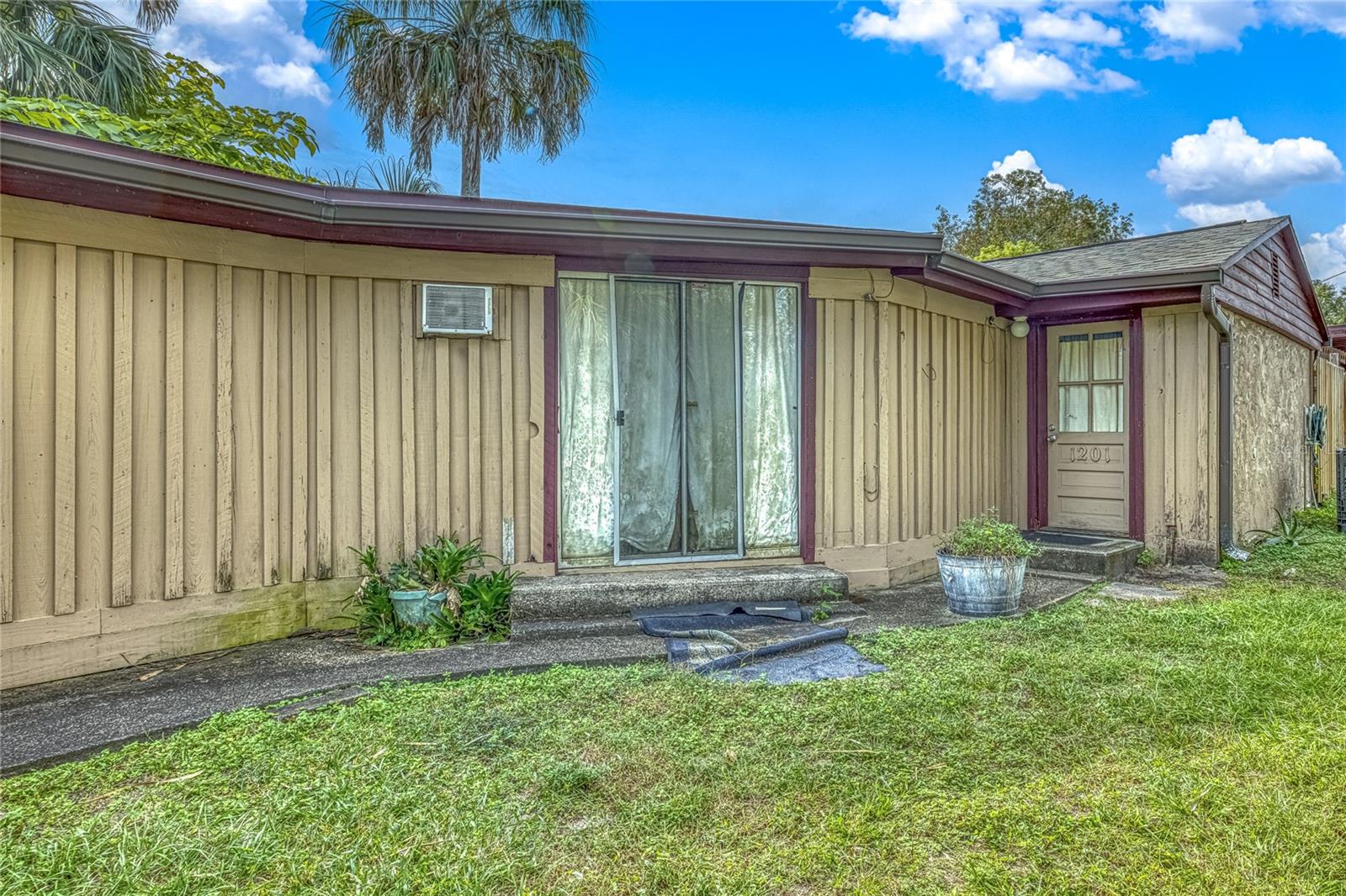 GRAPLELAND PARK - Residential