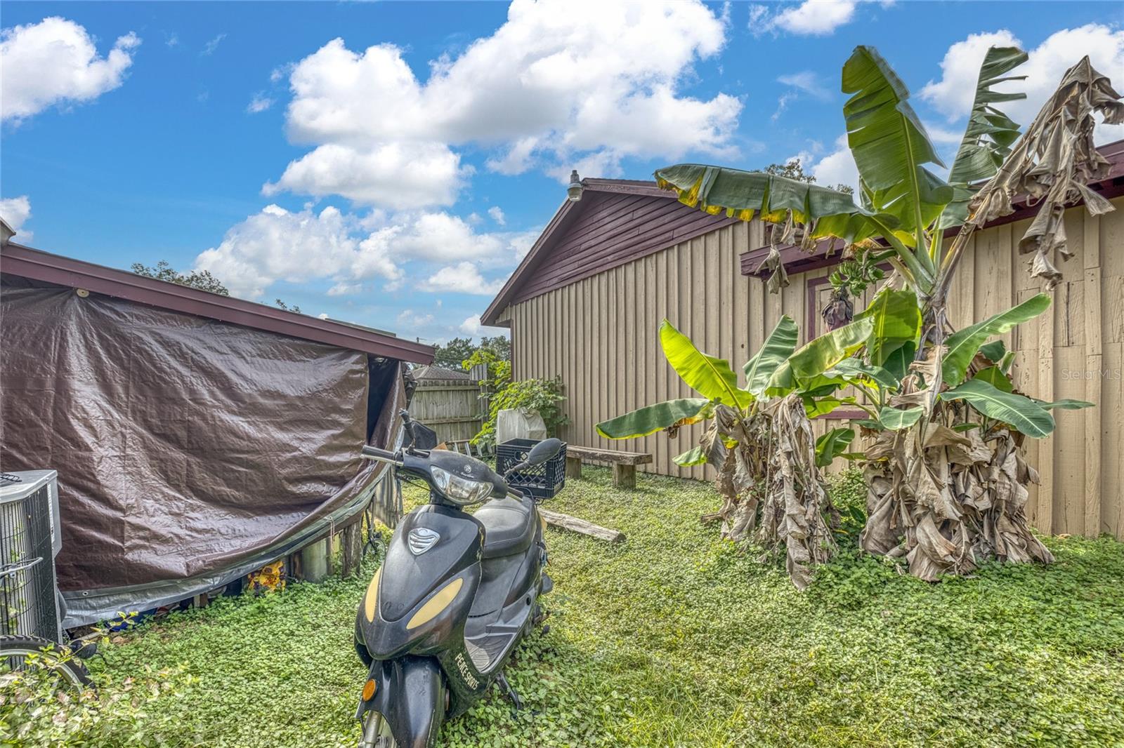 GRAPLELAND PARK - Residential