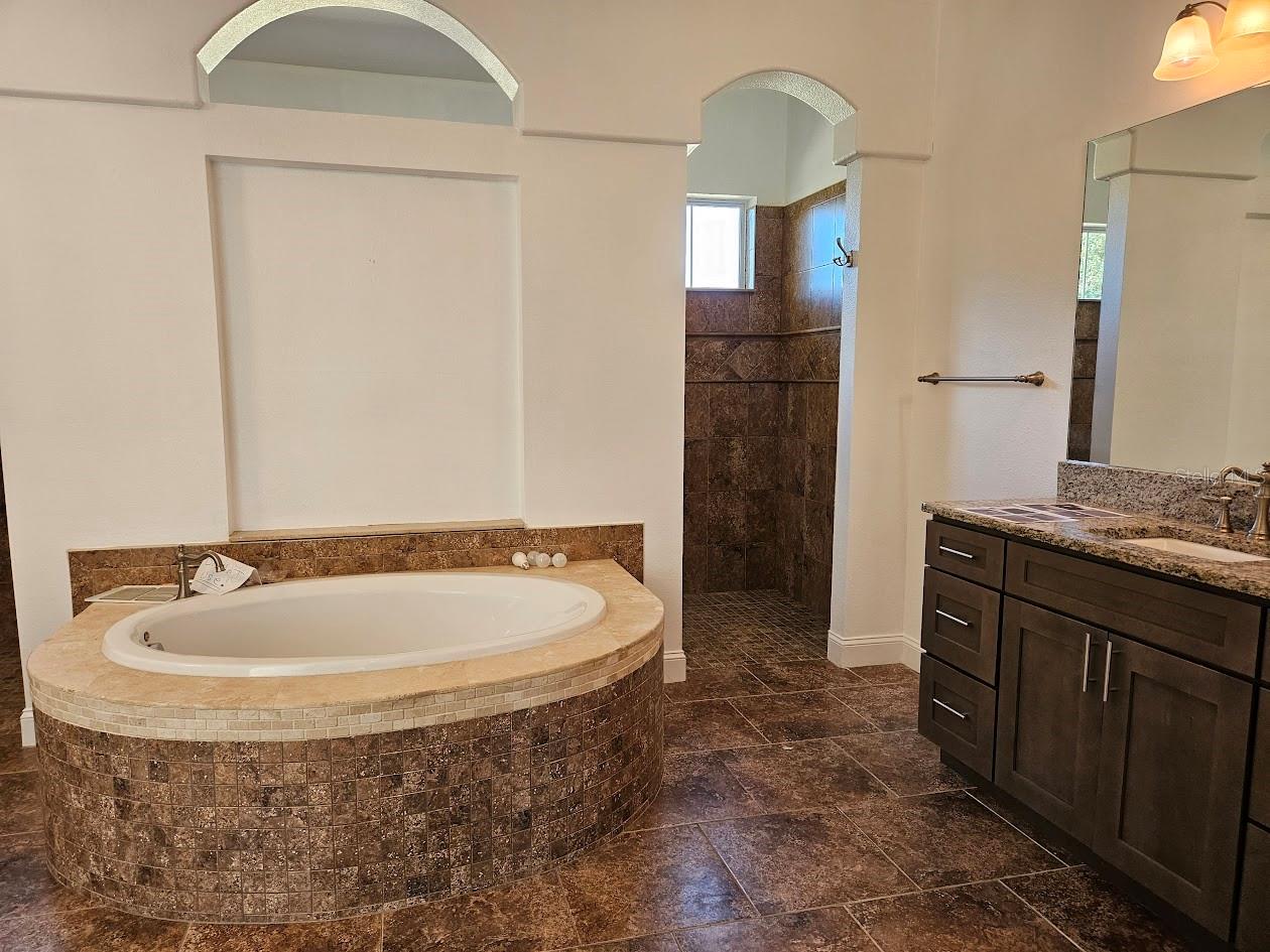 WOODLAND WATERS PH 5 - Residential