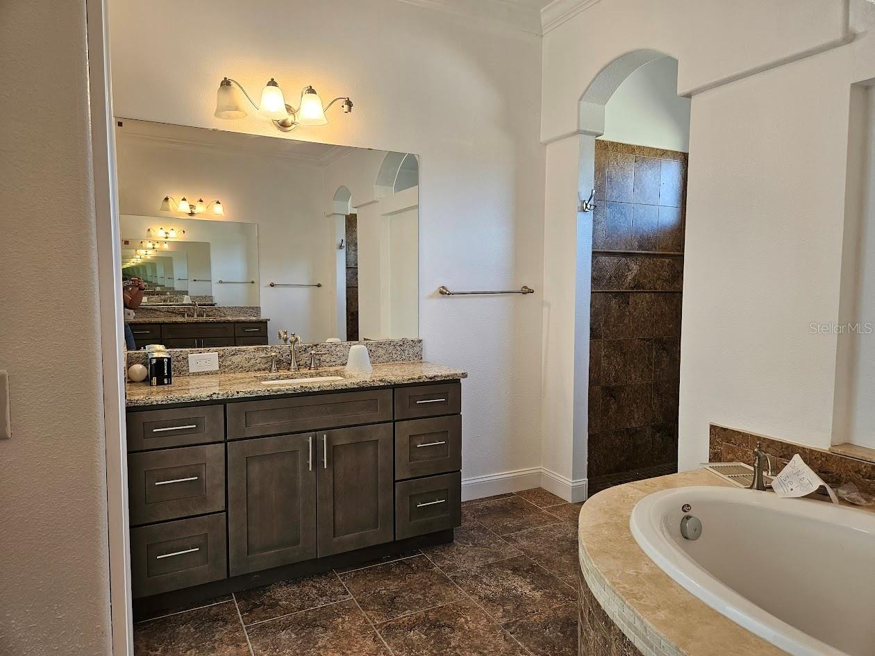 WOODLAND WATERS PH 5 - Residential