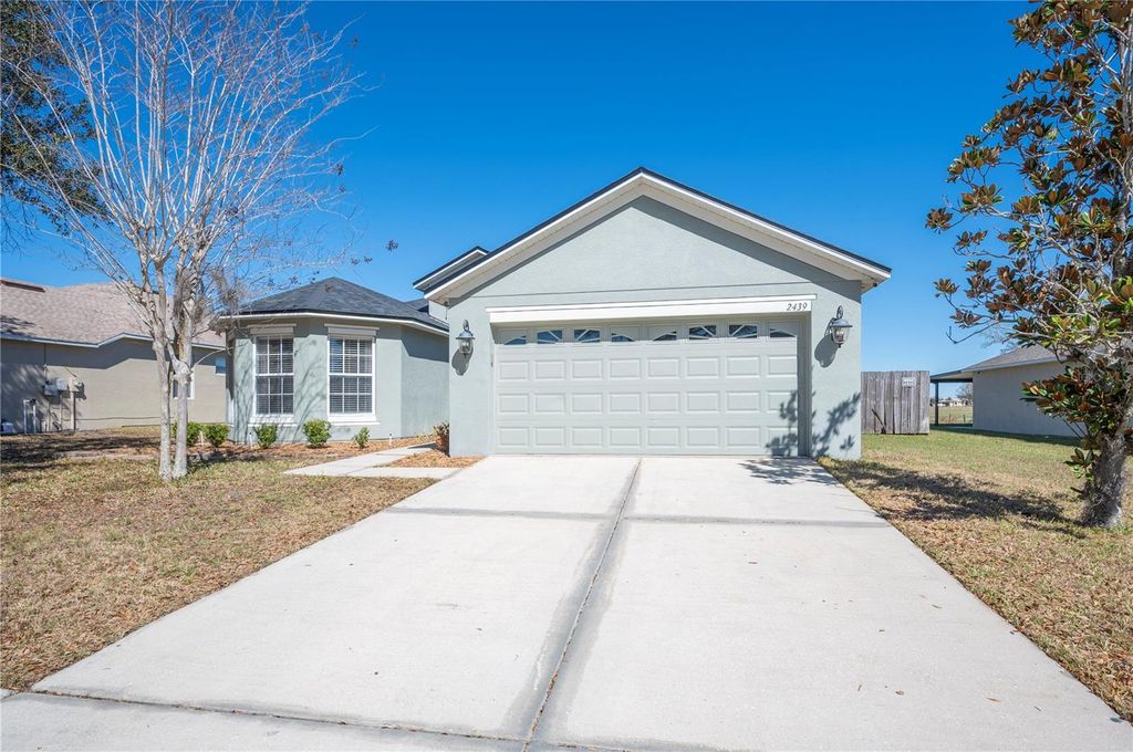 Photo of 2439 Hamlet Circle, Lakeland, FL 33810 (MLS # L4959675)