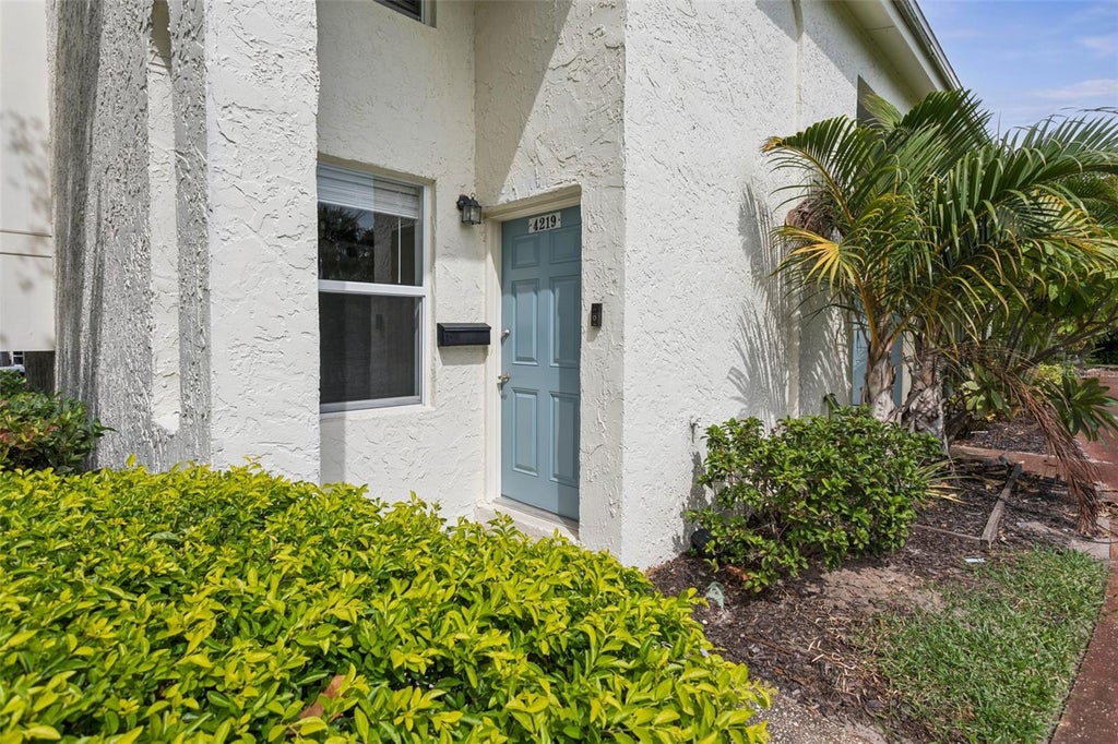 Photo of 4219 La Sorrento Court, Tampa, FL 33611 (MLS # TB8553999)