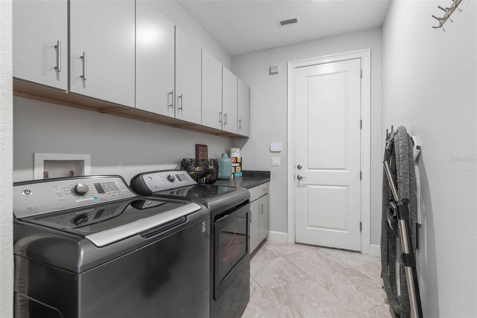 ISLAND ESTATES SUB - Residential