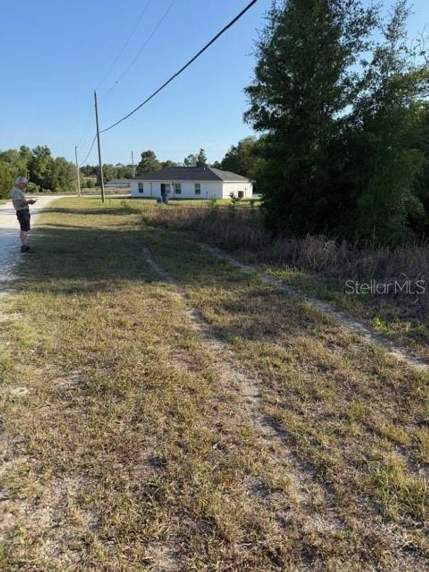 .48 acres vacant residential ready to build in Rainbow Park. Rapidly growing area with lots of new construction surrounding. Enjoy a rural setting while being a short drive to all major shopping. Great chance to settle in a piece of Marion County that is really starting to appreciate.
