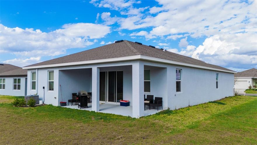 Welcome to this practically brand-new home located in a peaceful and desirable community in Plant City. This
beautifully maintained property offers modern features, upgraded appliances, and the added benefit of existing
builder warranties, providing peace of mind and long-term value.
Enjoy a bright, open, and functional floor plan designed for both everyday living and entertaining. The home
shows like new and reflects exceptional care and pride of ownership throughout.
Ideally located with easy access to I-4, making commuting simple and convenient. Just 5 minutes from the new
Plant City hospital, 30 minutes to Tampa Bay, and approximately 40 minutes from world-renowned theme
parks, shopping, dining, and entertainment.
This is a rare opportunity to own a nearly new home in a quiet, growing community with excellent accessibility
and convenience.