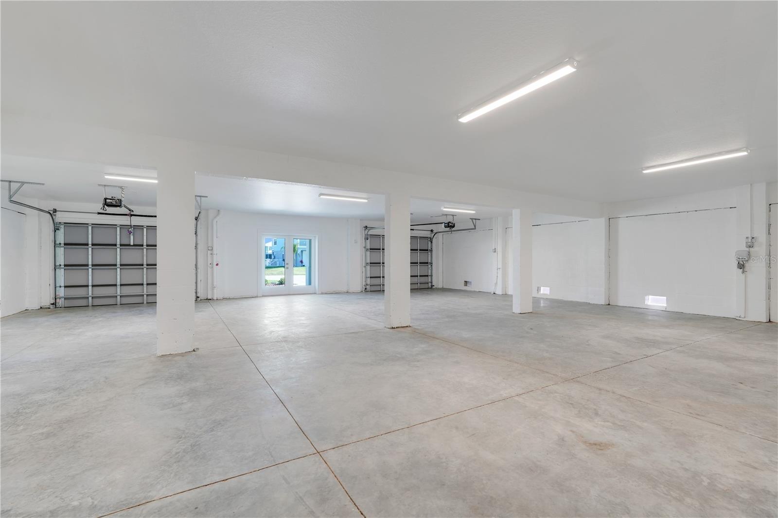 HERNANDO BEACH - Residential