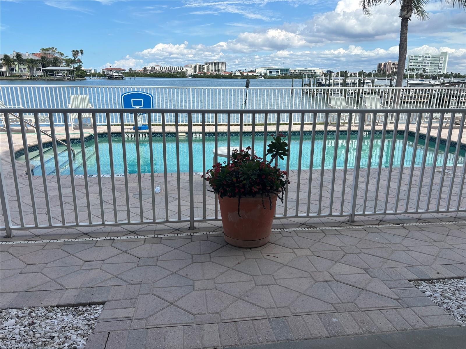 BRIGHTWATER TWNHMS - Residential Lease