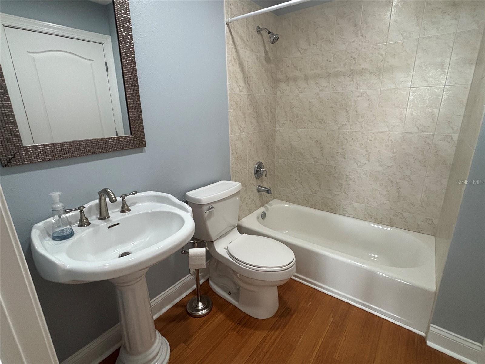BRIGHTWATER TWNHMS - Residential Lease