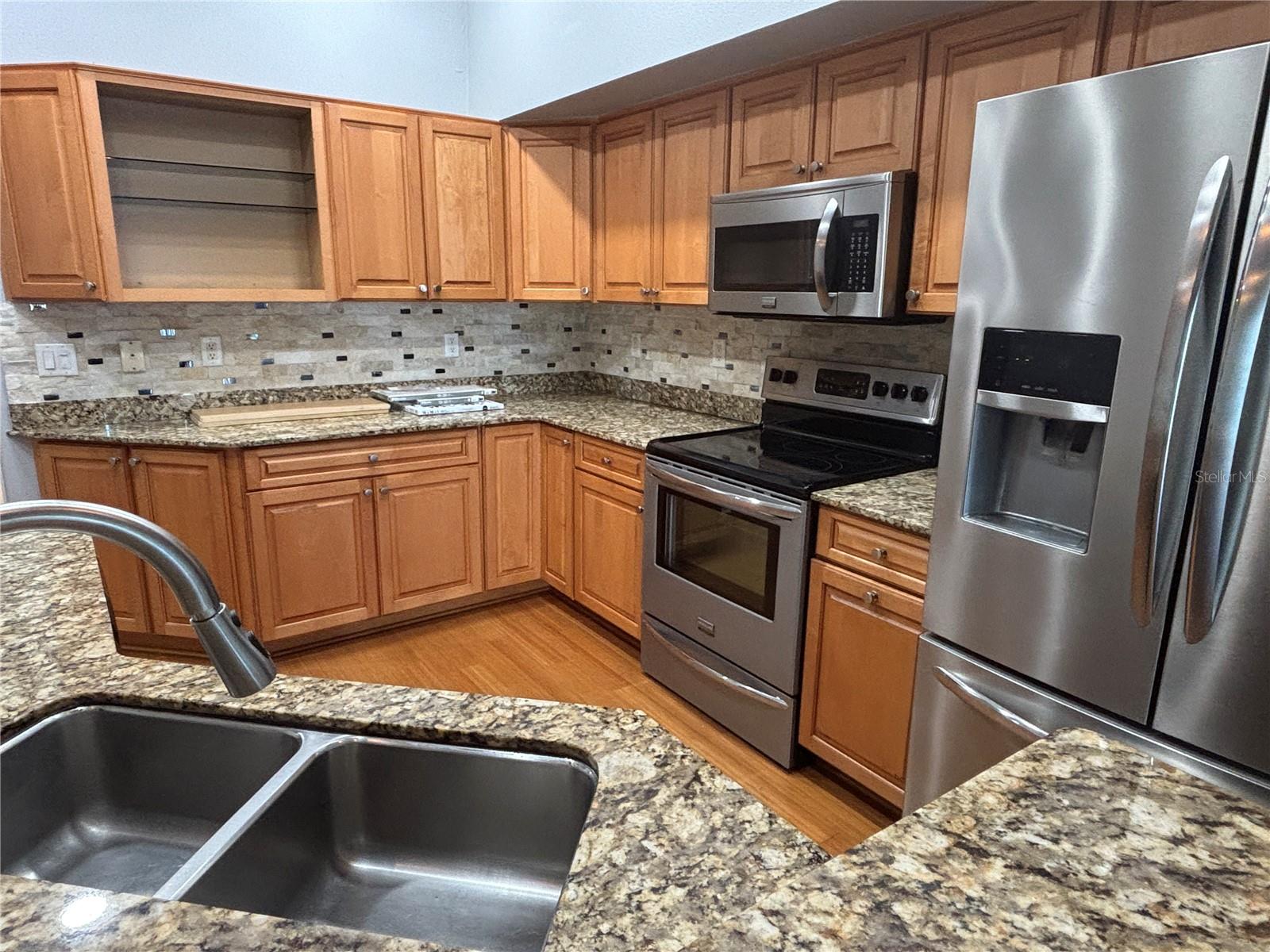 BRIGHTWATER TWNHMS - Residential Lease