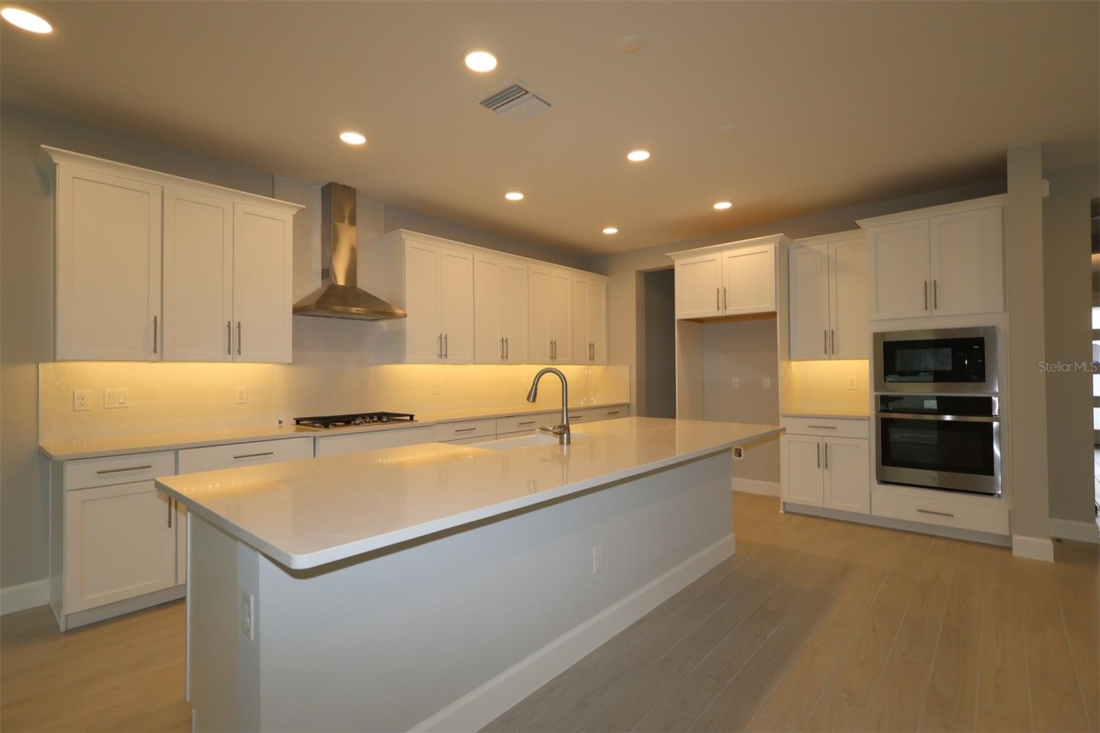 WILLOW RUN - Residential