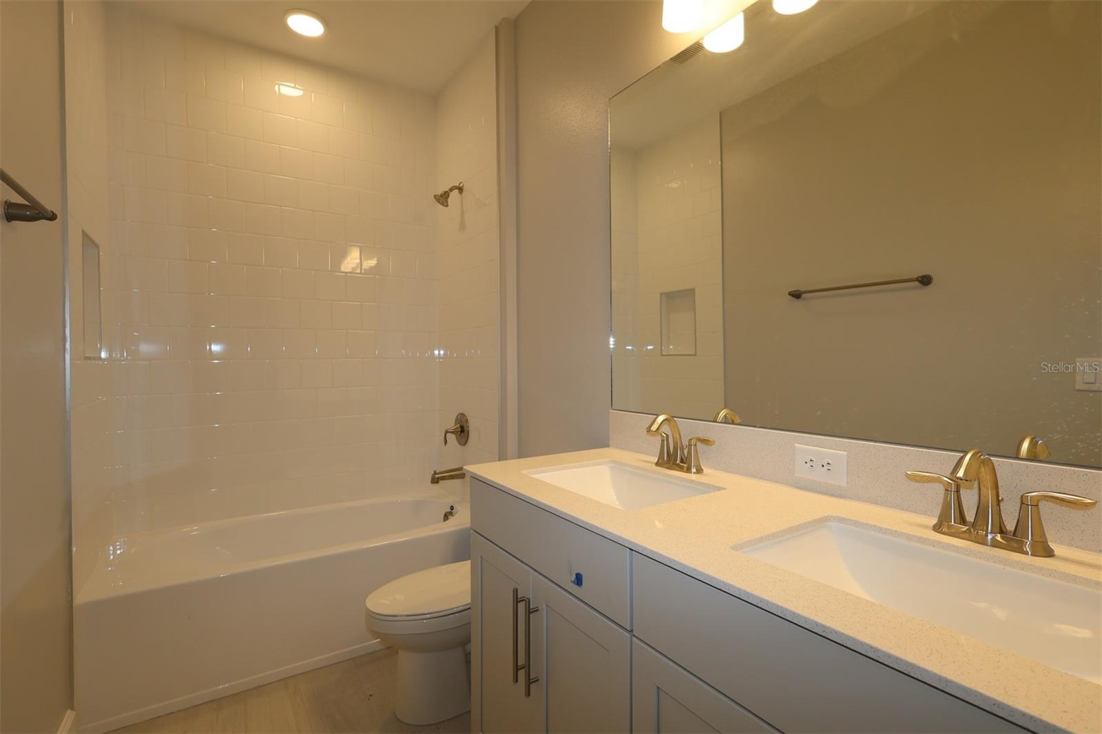 WILLOW RUN - Residential