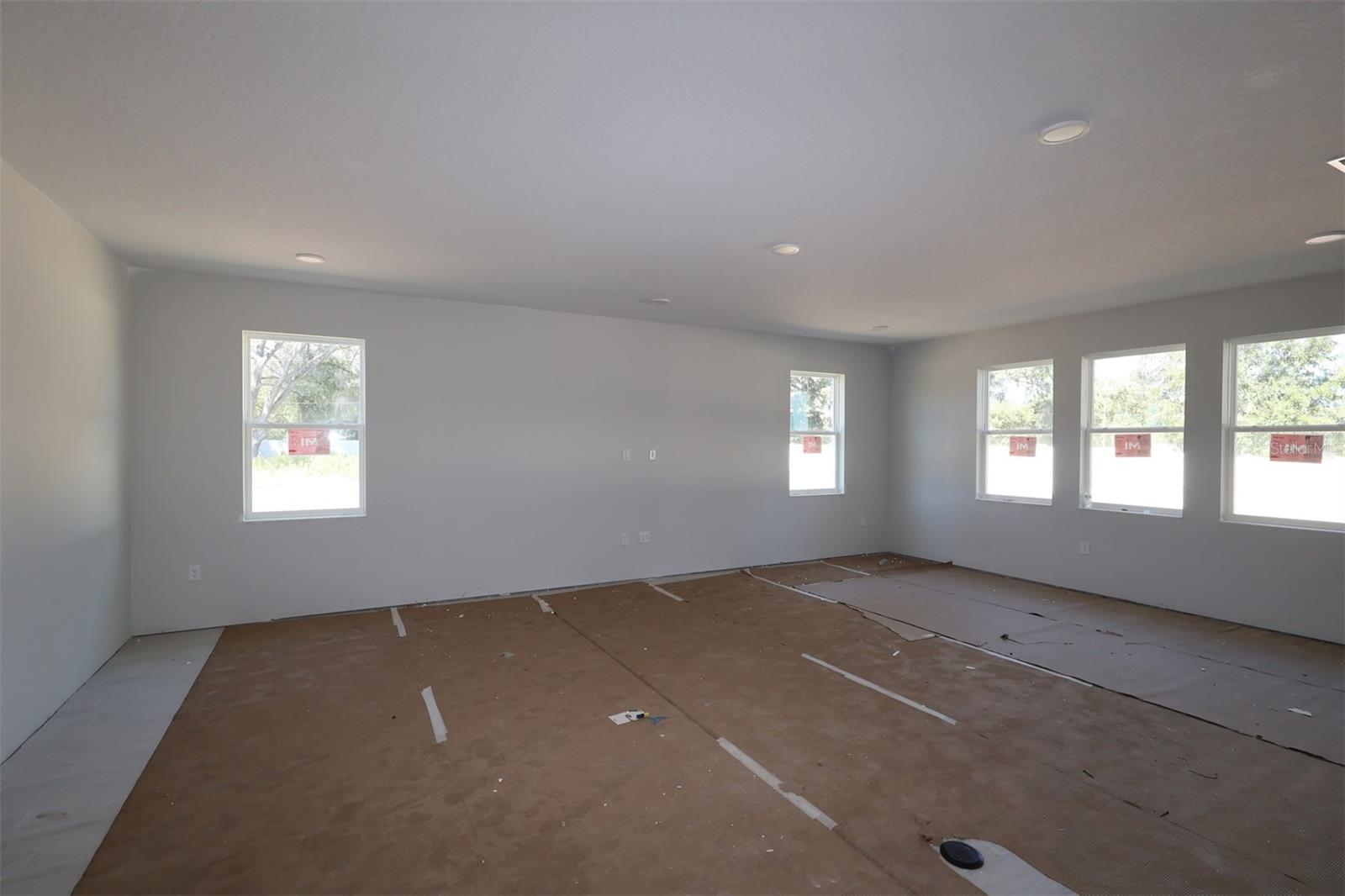 WILLOW RUN - Residential