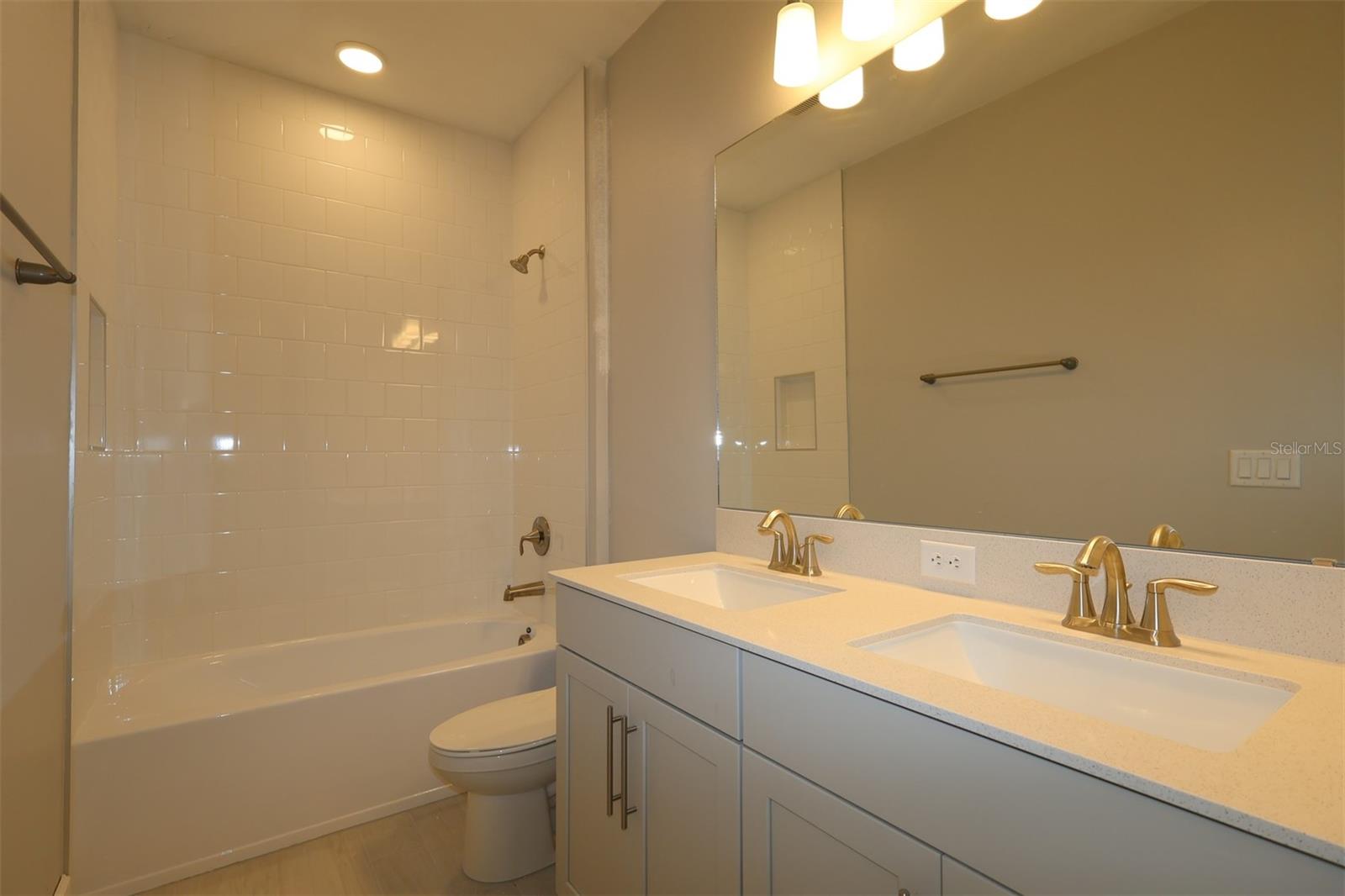 WILLOW RUN - Residential