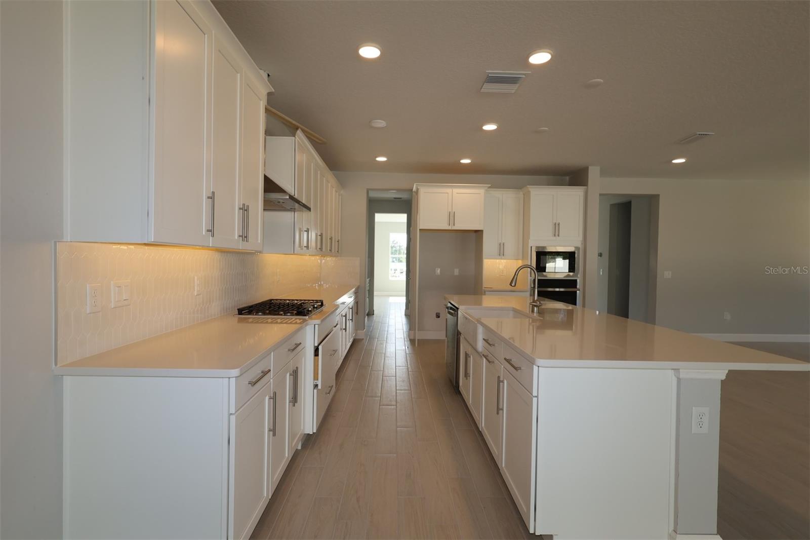 WILLOW RUN - Residential