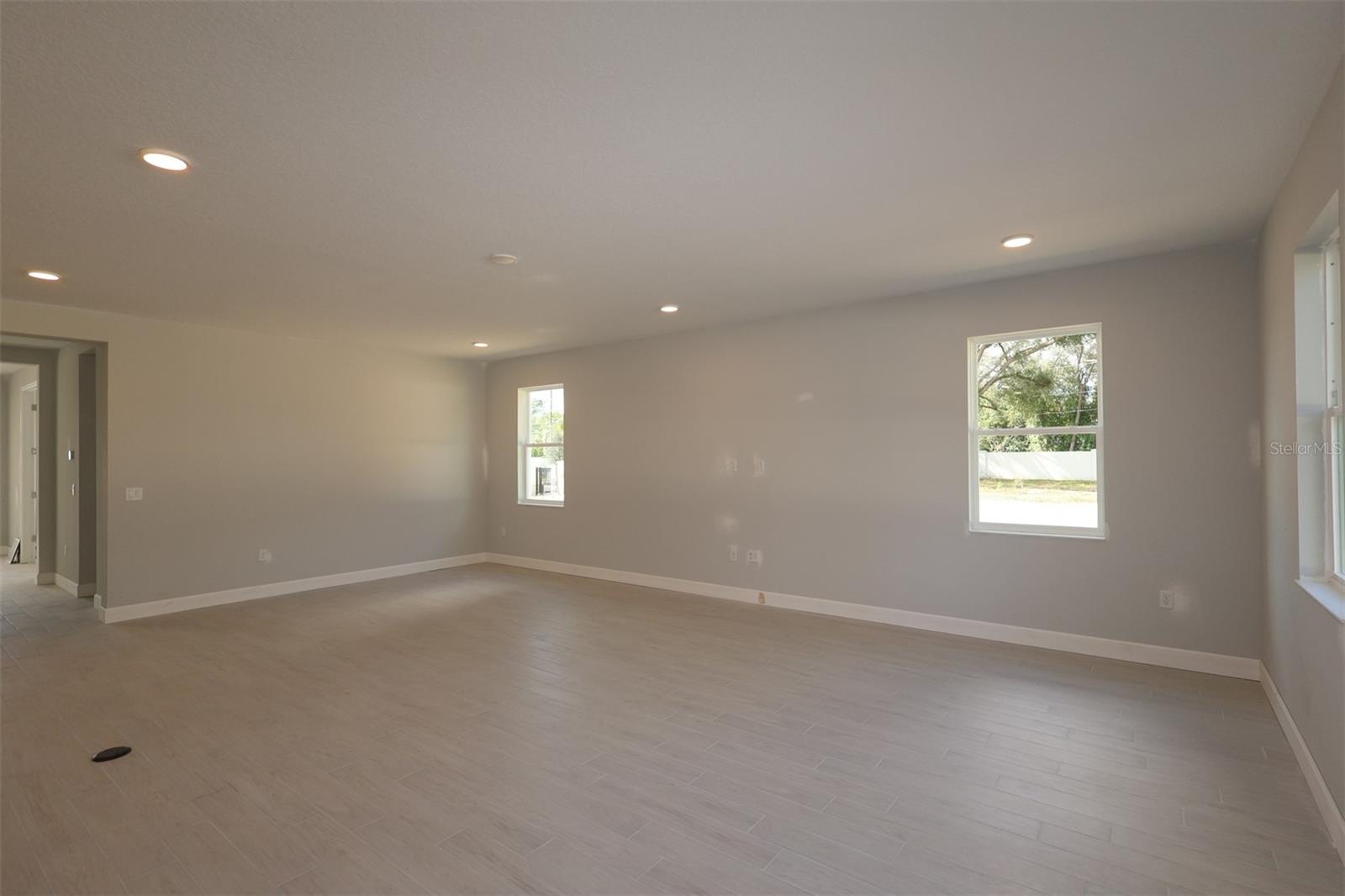 WILLOW RUN - Residential