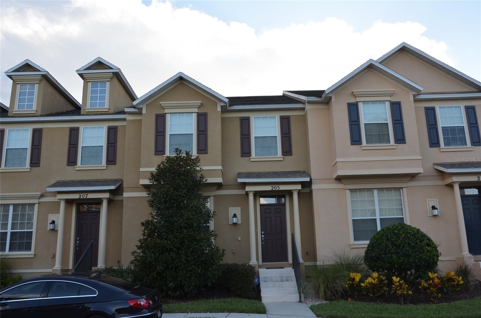 SUTTON PLACE TWNHMS A REP - Residential Lease