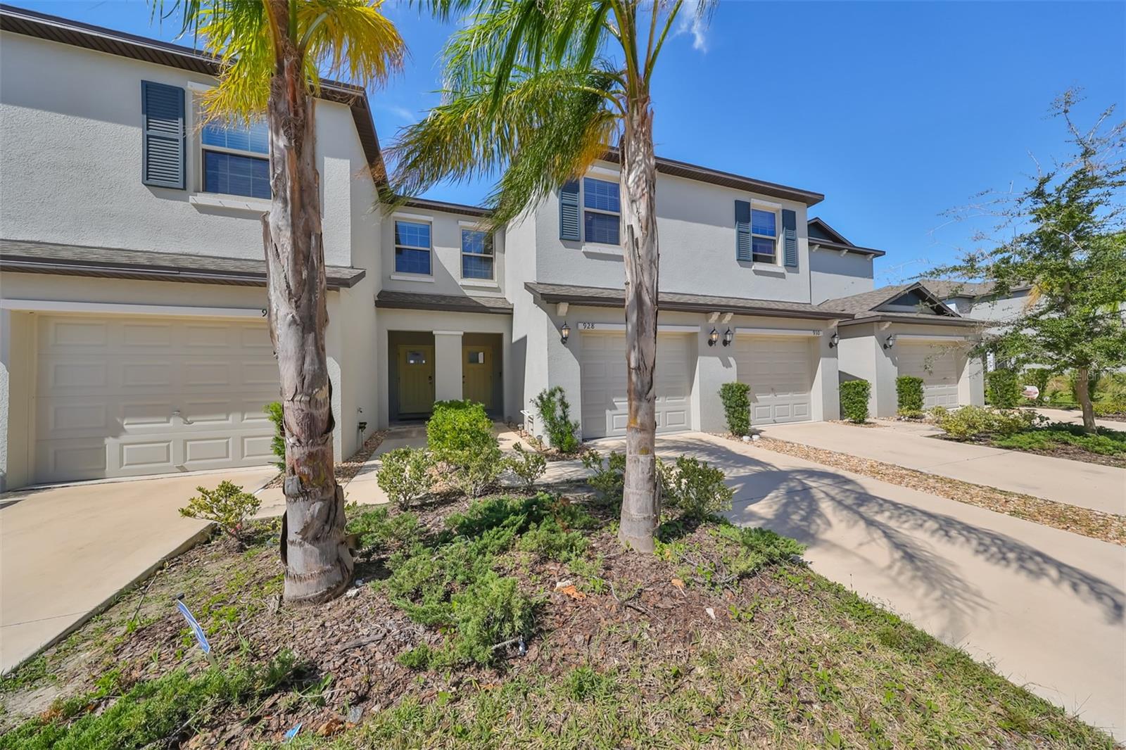 928 ROYAL EMPRESS DRIVE