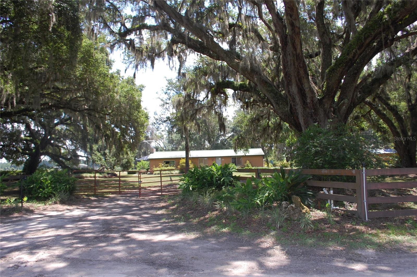 LOCHLOSSA FARMS - Residential