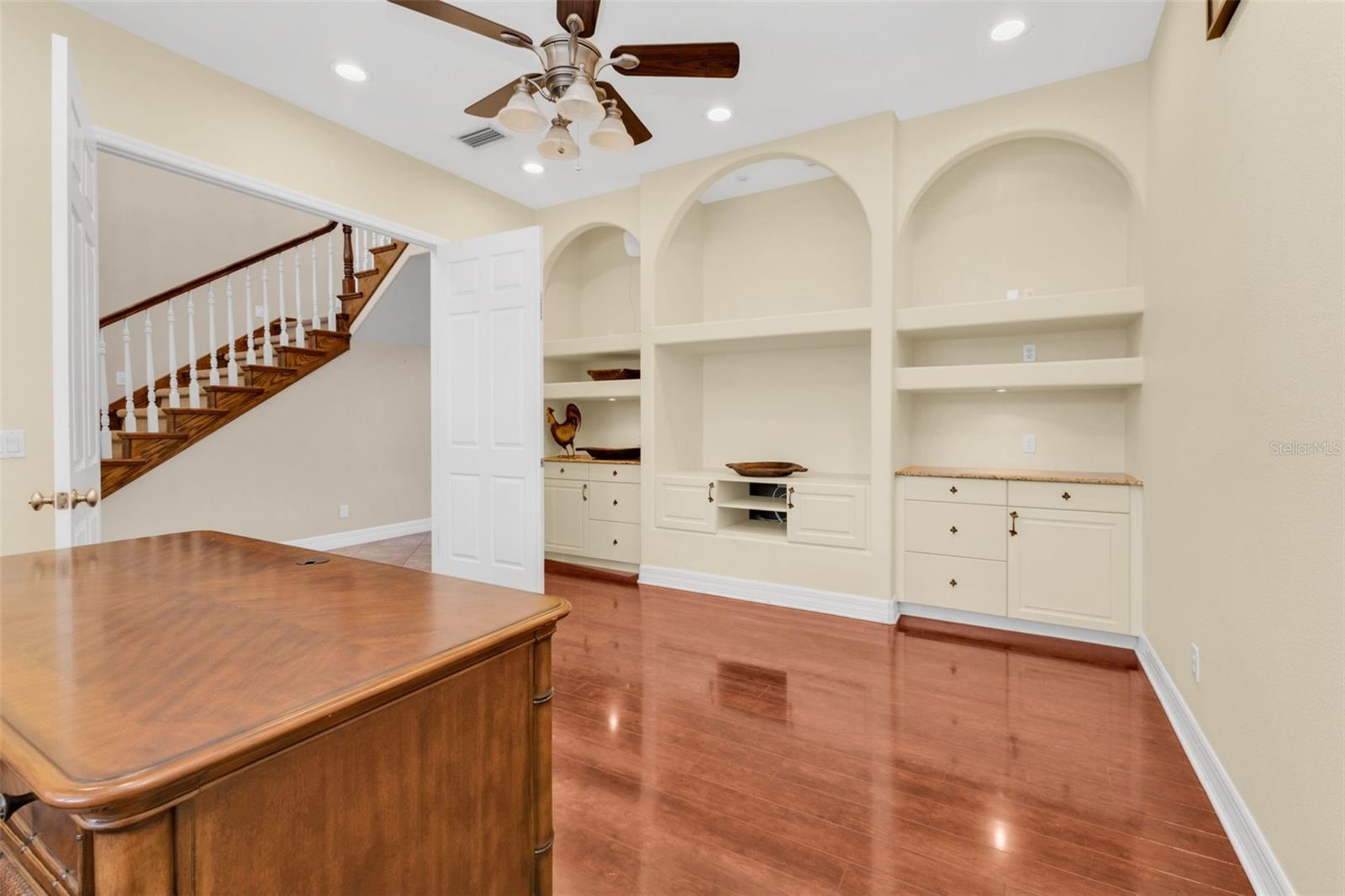 CLEVELAND NORTH - Residential