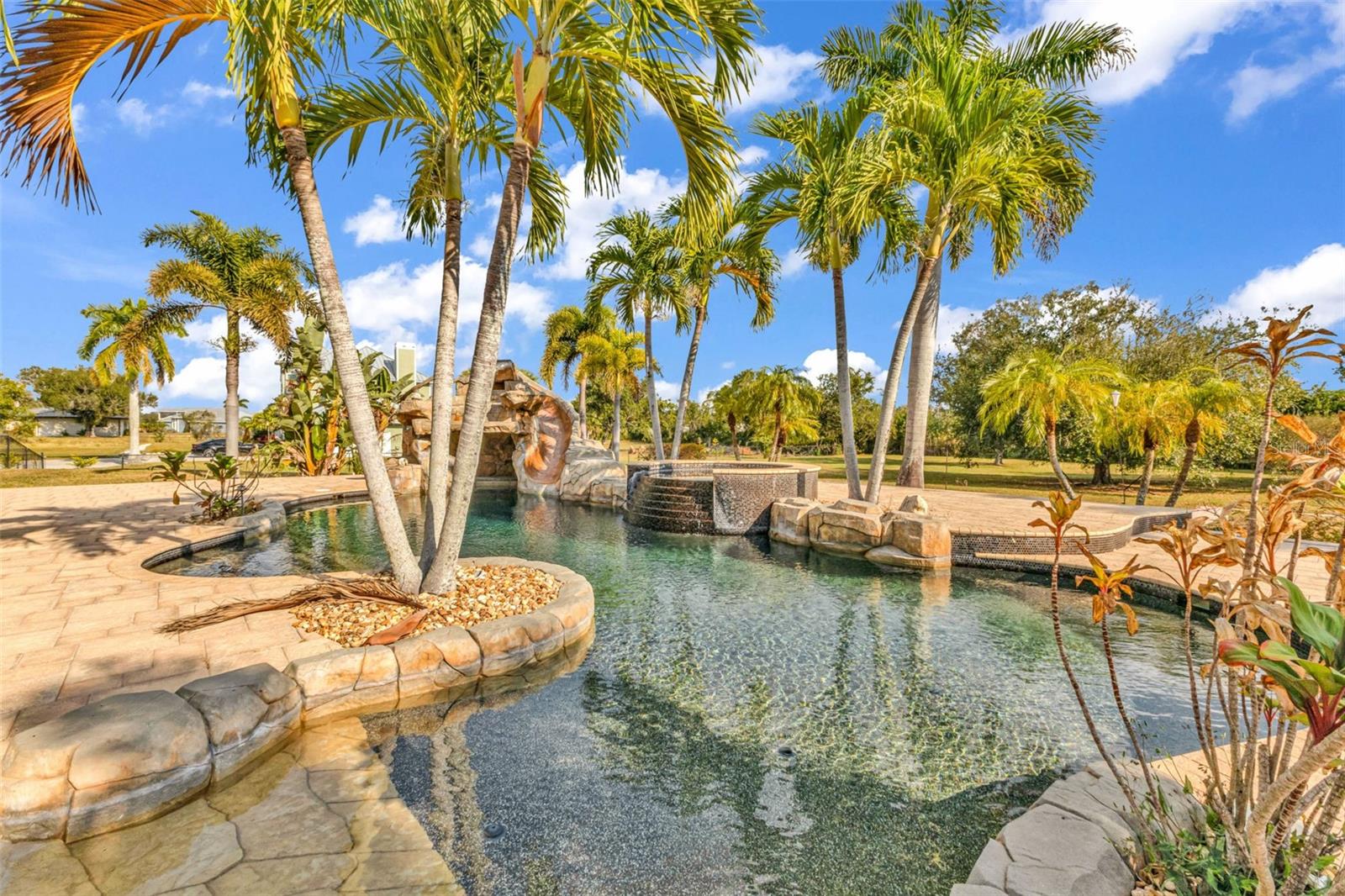 CLEVELAND NORTH - Residential