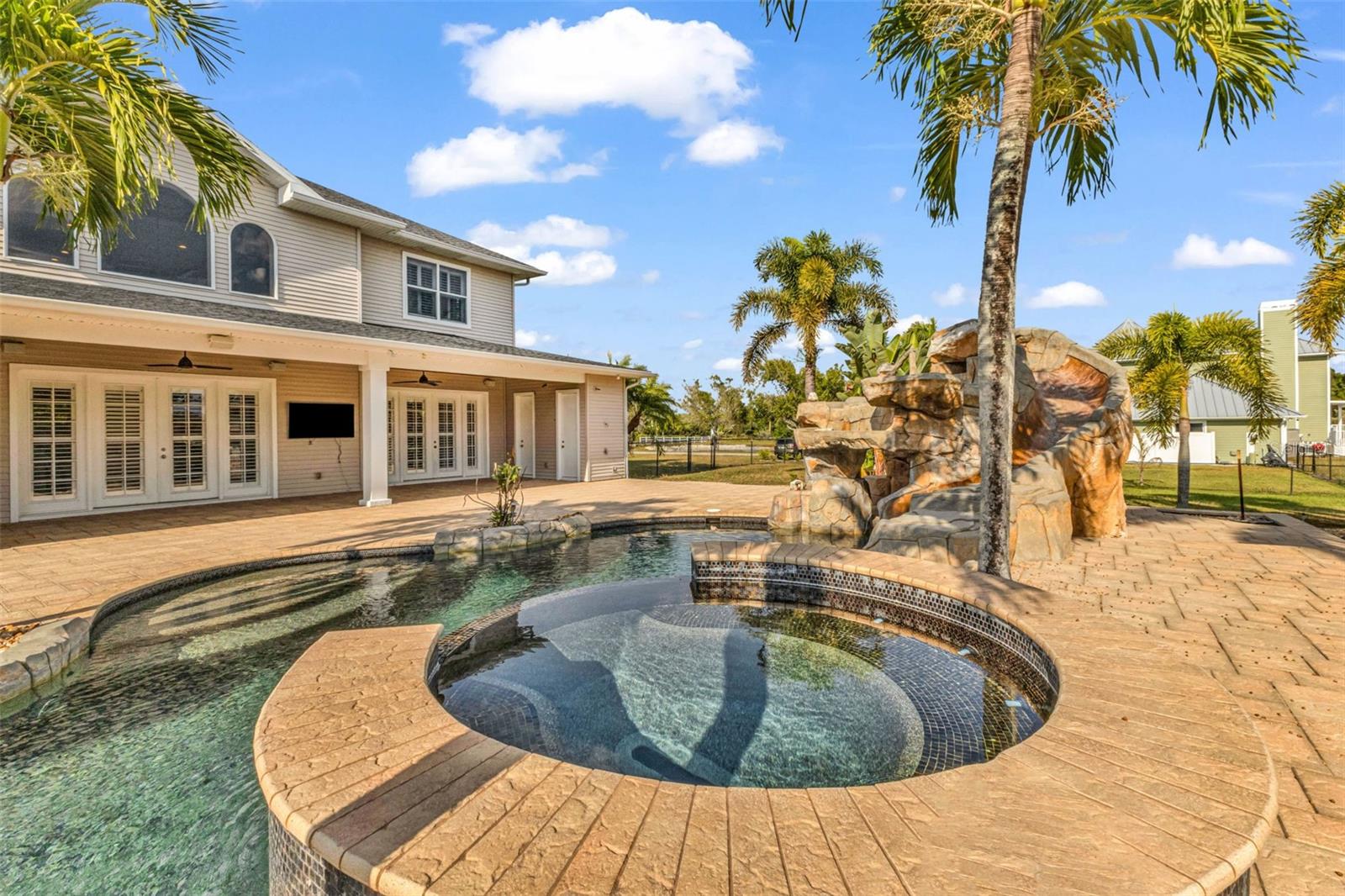 CLEVELAND NORTH - Residential