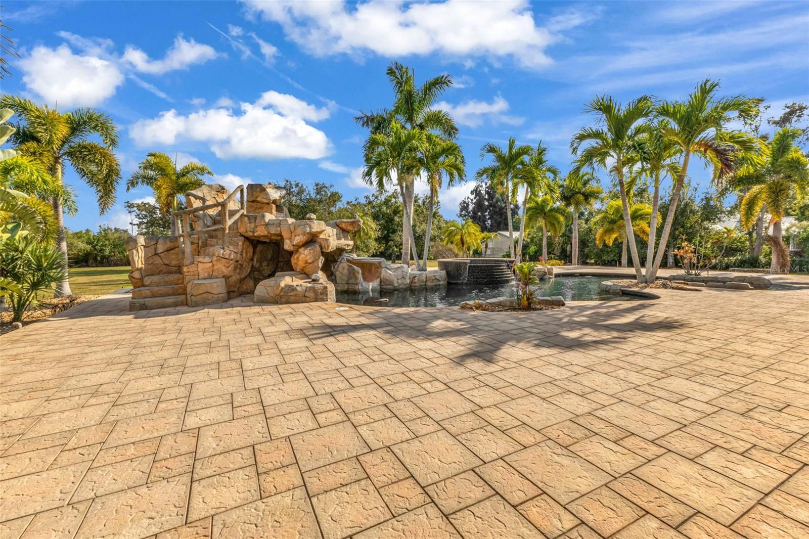 CLEVELAND NORTH - Residential