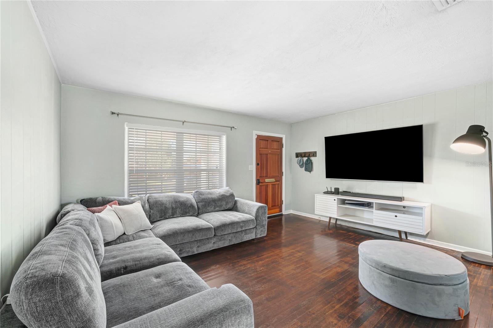 Casas a venda 4 - Jen Dantas 835 CANOVIA AVENUE