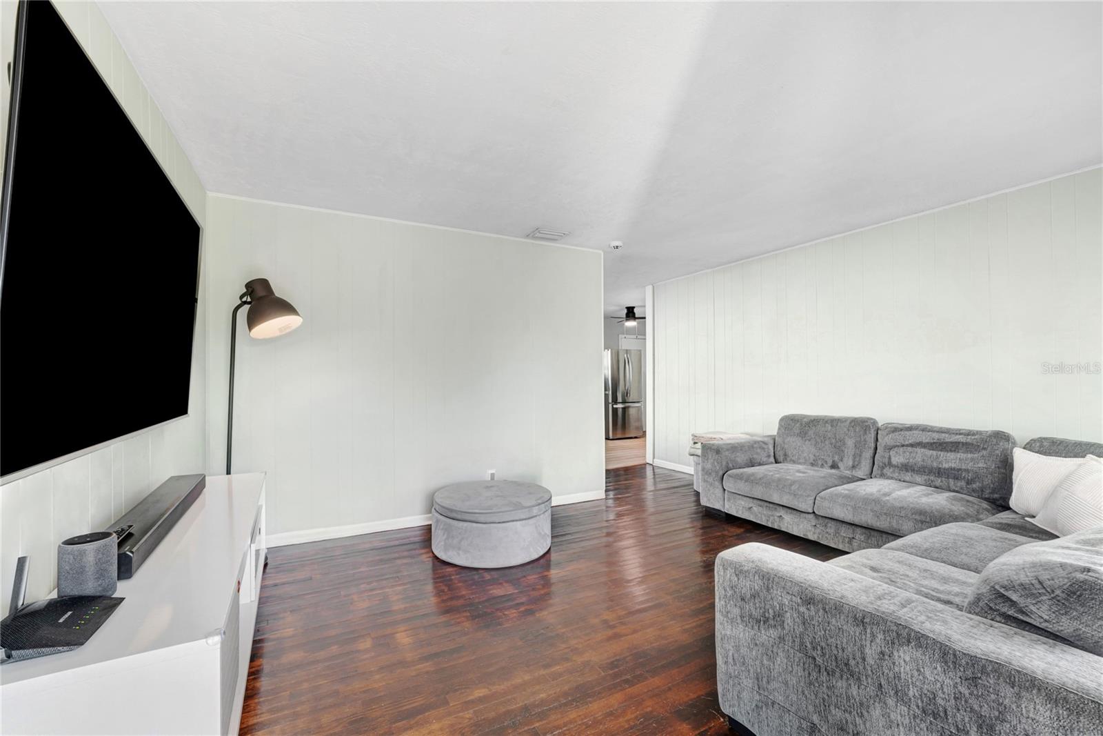 Casas a venda 3 - Jen Dantas 835 CANOVIA AVENUE