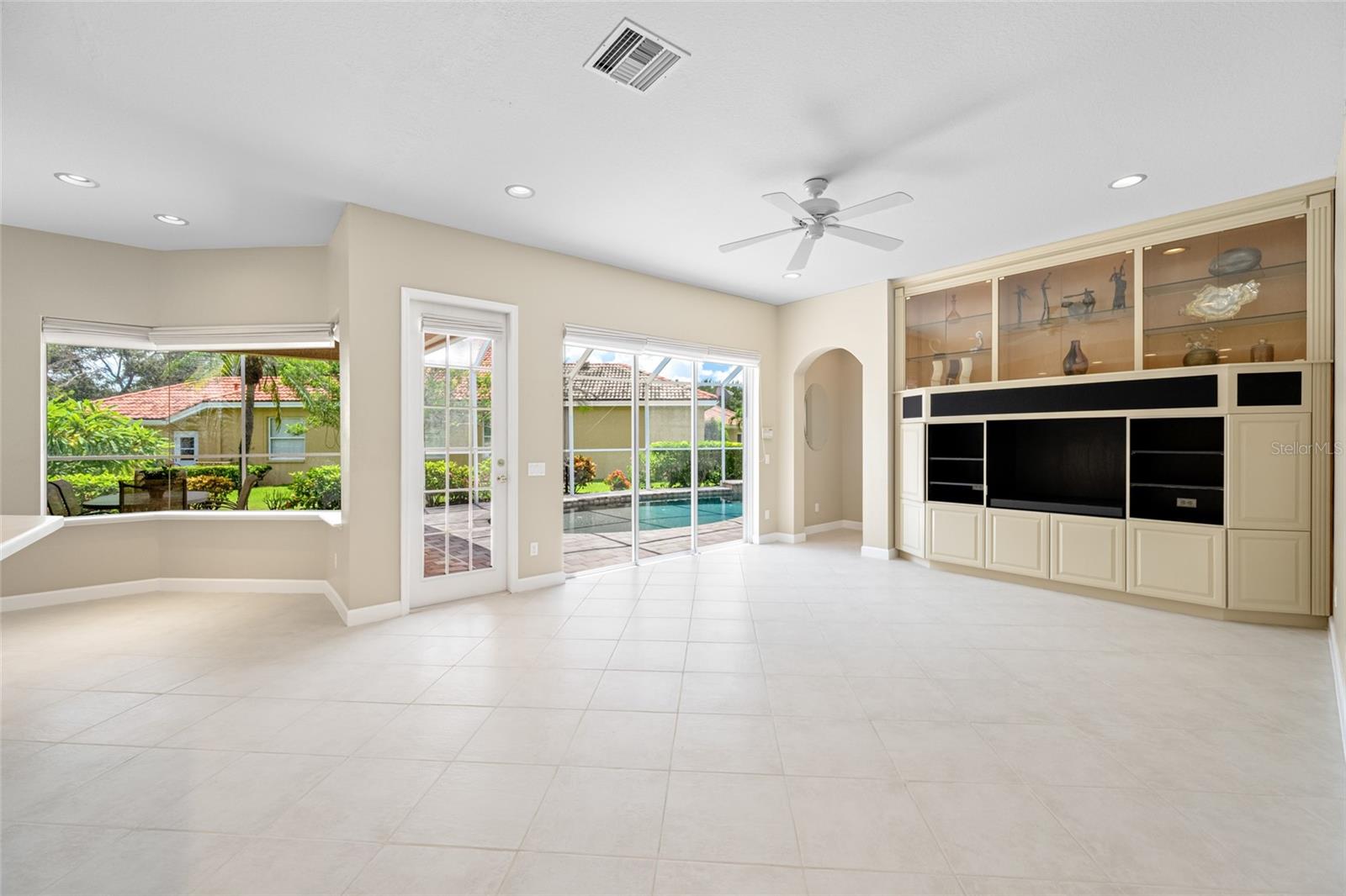 BAYOU CLUB ESTATES TR 5 PH 4 - Residential