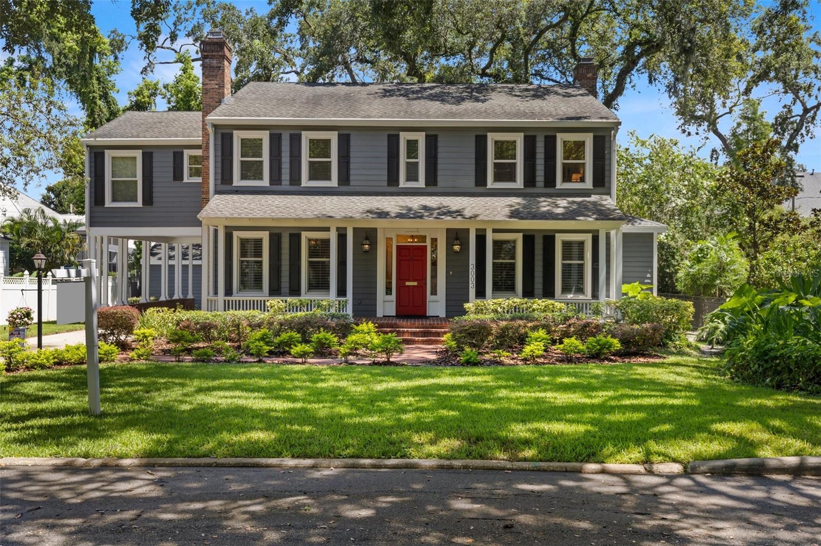 Magnificent 4BR/5BA custom home in sought after Bayshore. Beautiful two story on lush 9,600 sq ft lot w/ mature oaks. NO FLOODING or street flooding during 2024 hurricanes! Gourmet kitchen w/ Thermador double ovens, gas cooktop, Sub-Zero fridge & island. Rich hardwood floors, crown molding, formal living/dining with fireplace. Versatile den w/ full en suite (potential 5th BR/office). Family room w/ wood-burning fireplace & French doors to backyard. Primary suite sanctuary w/ luxurious finishes. Recent updates: Pella windows, hardwood refinishing, upgraded HVAC (2016), kitchen/bath renos. Expansive brick patio perfect for entertaining, space for pool. New roof (2011). Steps to iconic Bayshore Blvd. All bedrooms private baths. Executive residence in coveted neighborhood!