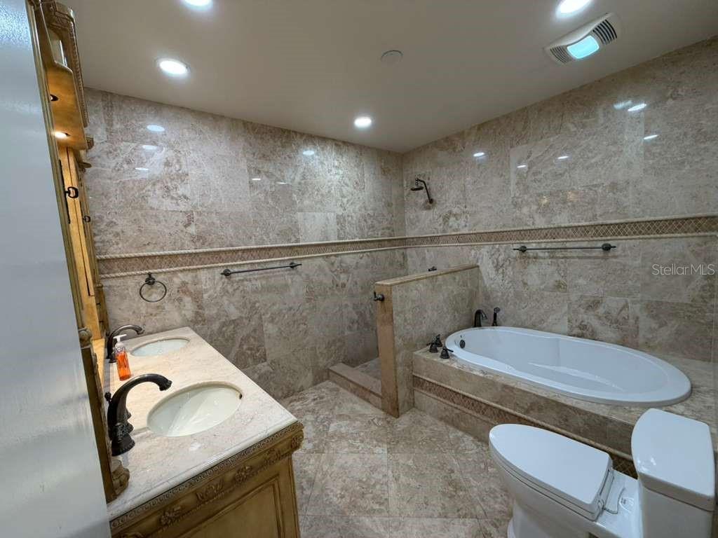 SABAL POINT SABAL GLEN AT - Residential