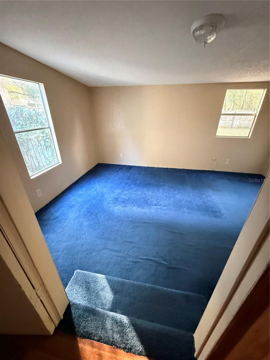 LITTLE LAKE WEIR ESTATE - Residential