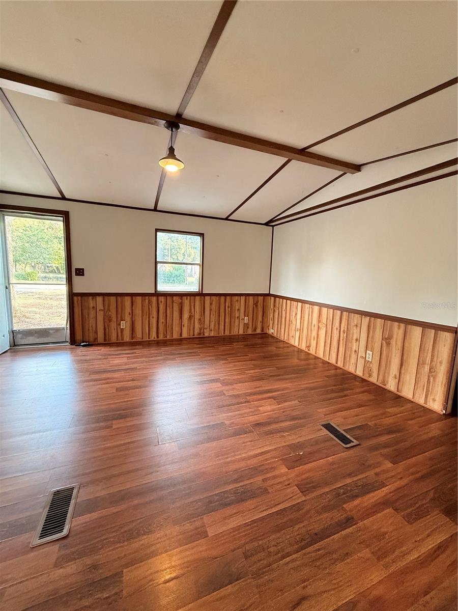 LITTLE LAKE WEIR ESTATE - Residential