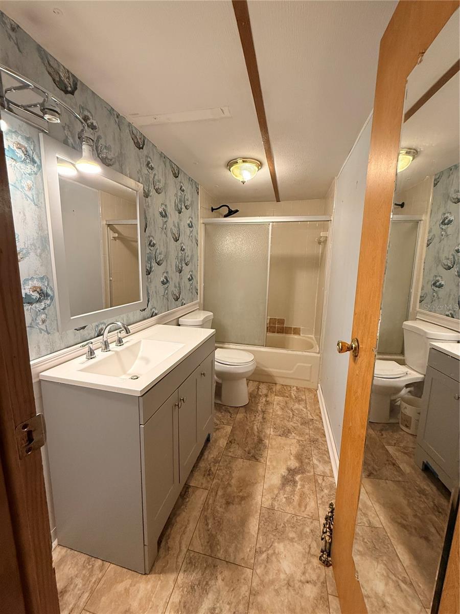 LITTLE LAKE WEIR ESTATE - Residential