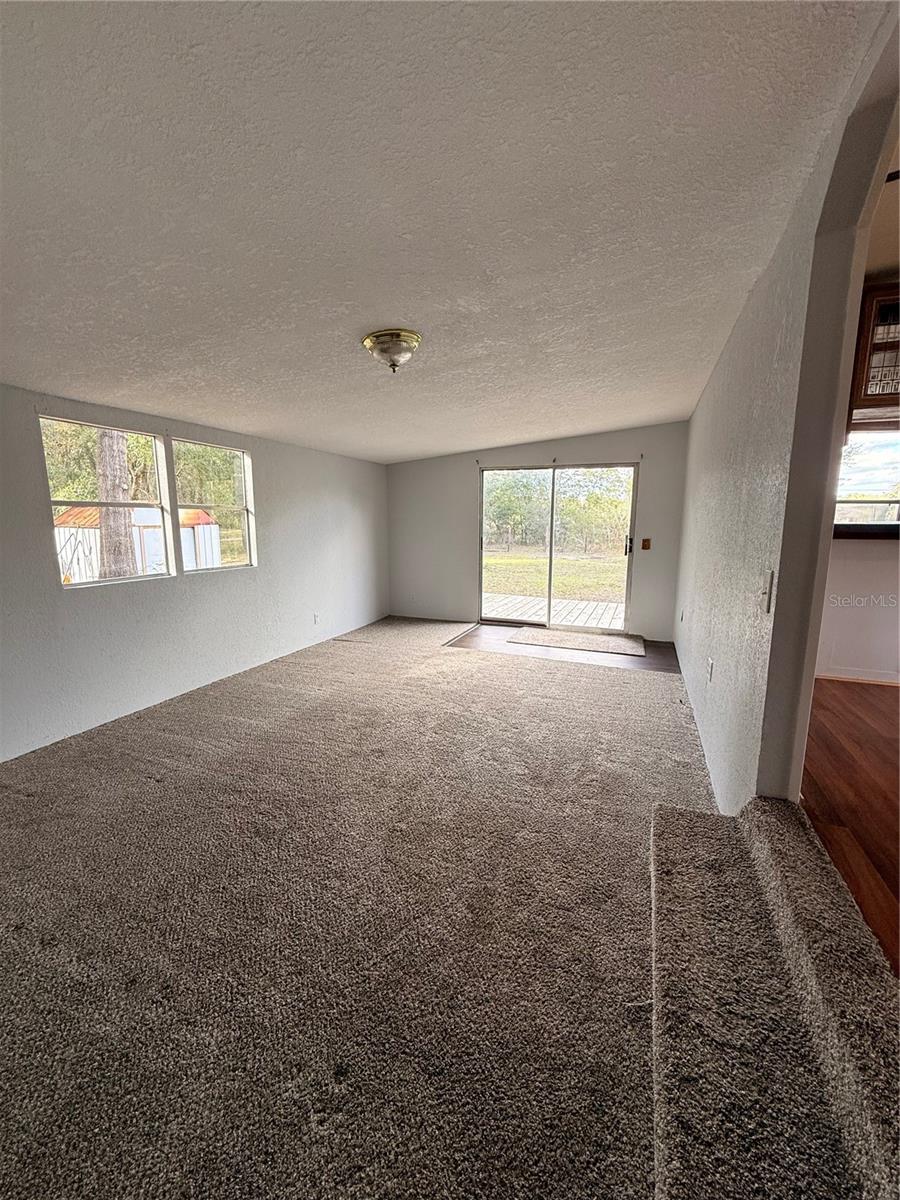 LITTLE LAKE WEIR ESTATE - Residential