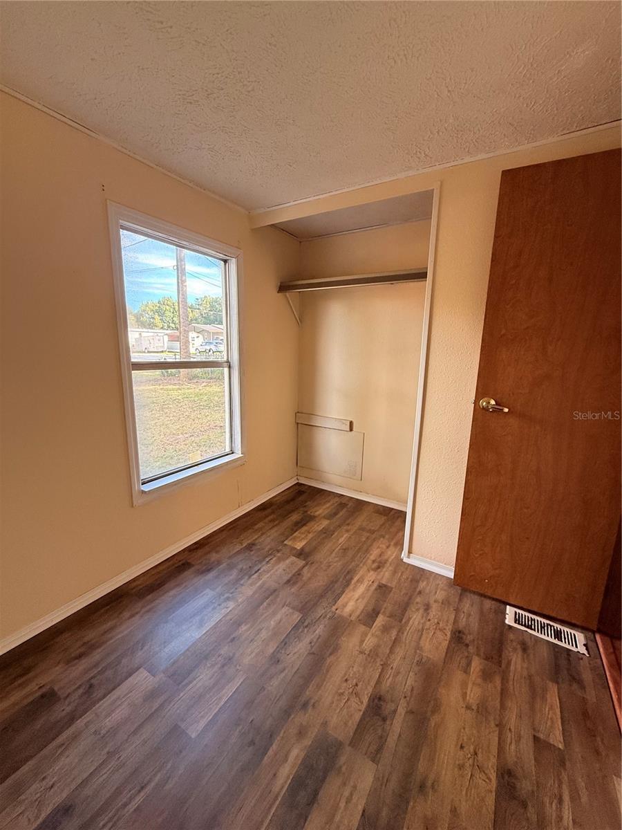 LITTLE LAKE WEIR ESTATE - Residential