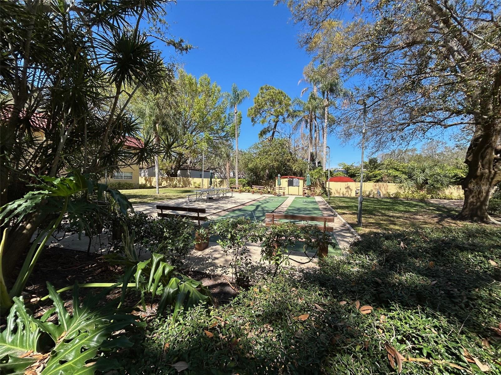 PENNWOOD MANOR - Residential