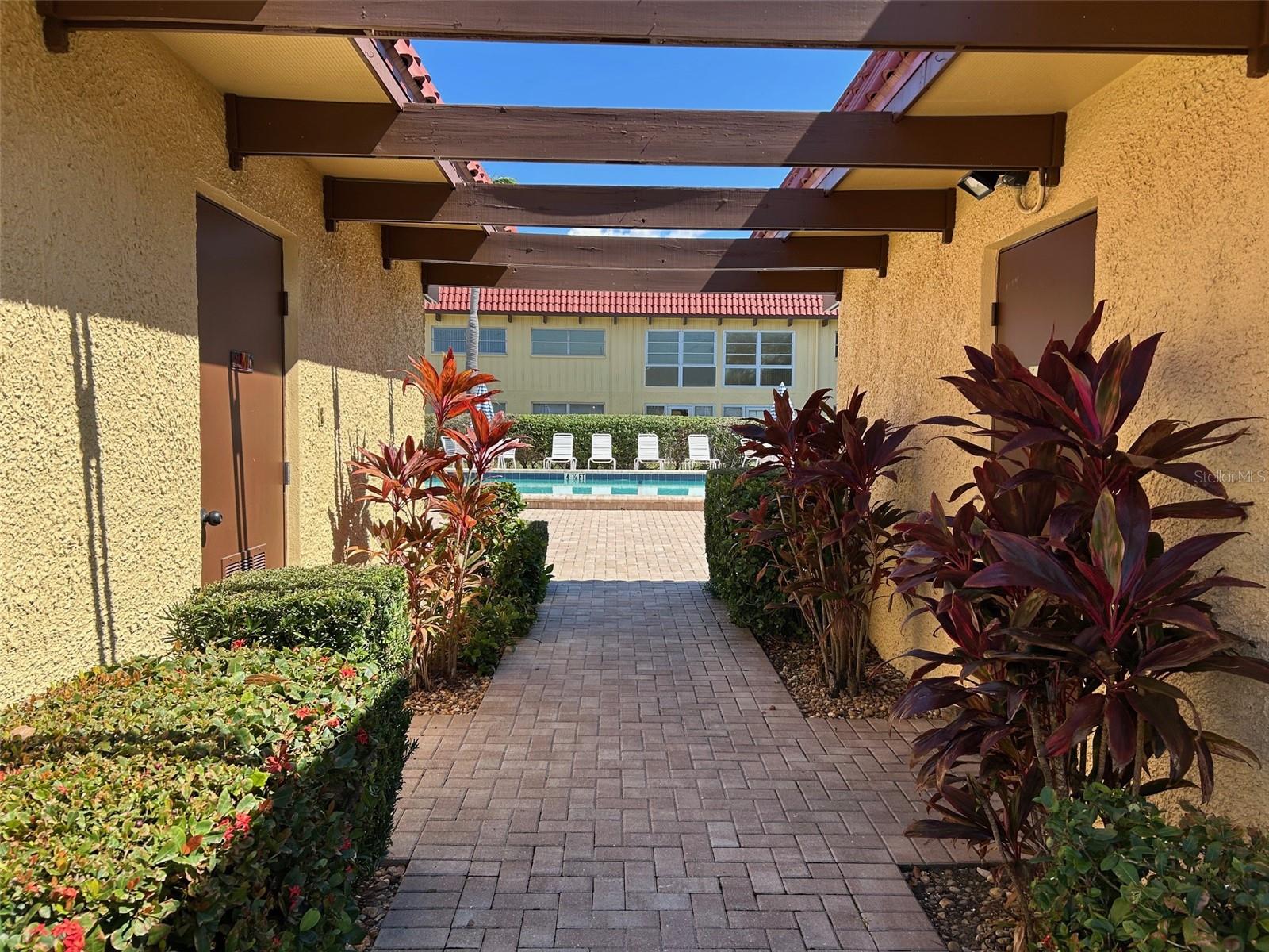PENNWOOD MANOR - Residential