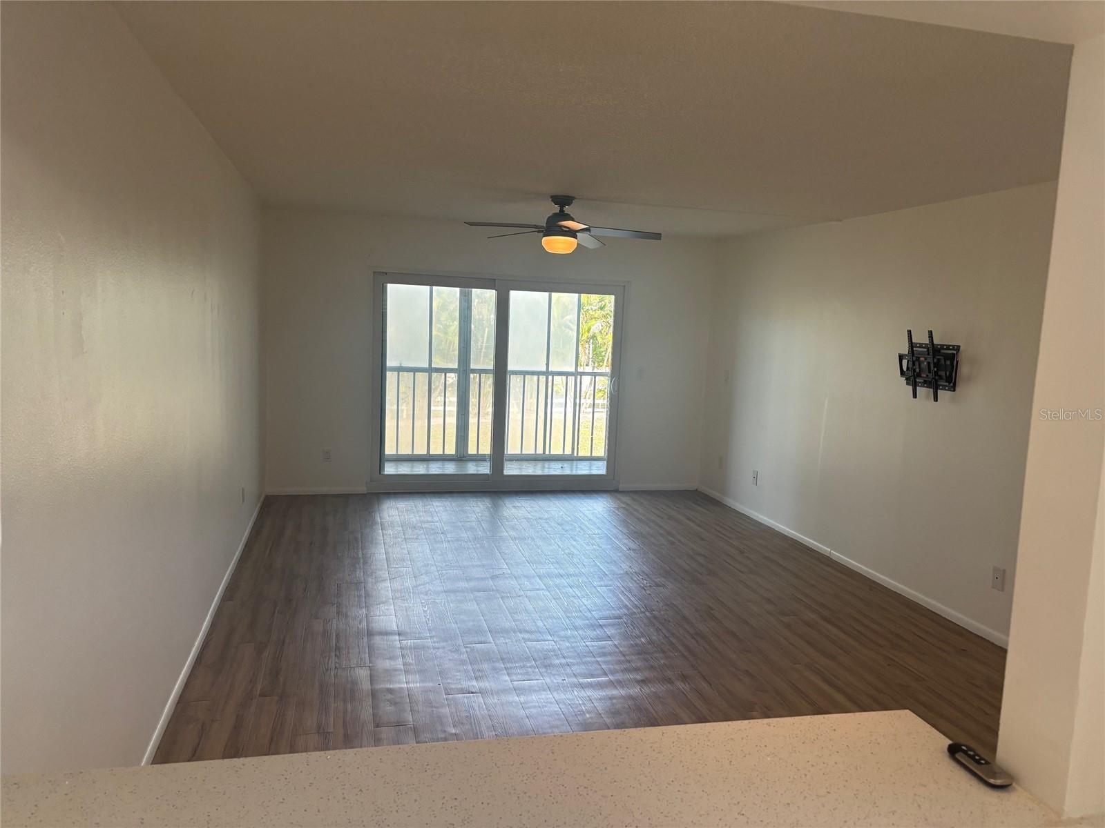 GLEN OAKS GARDEN APTS 3 - Residential Lease