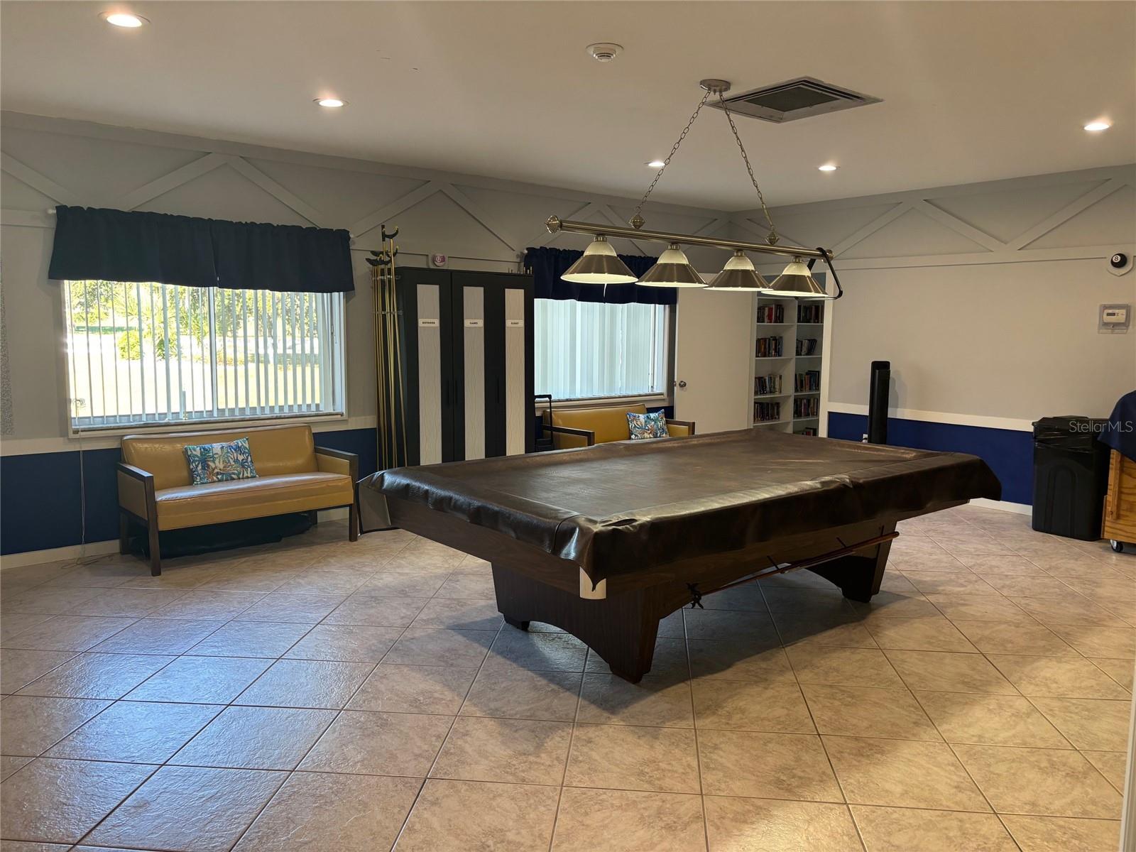 GLEN OAKS GARDEN APTS 3 - Residential Lease