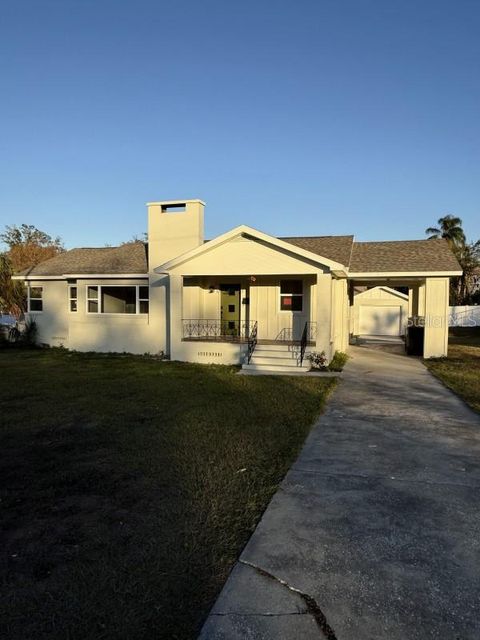 A home in LAKELAND